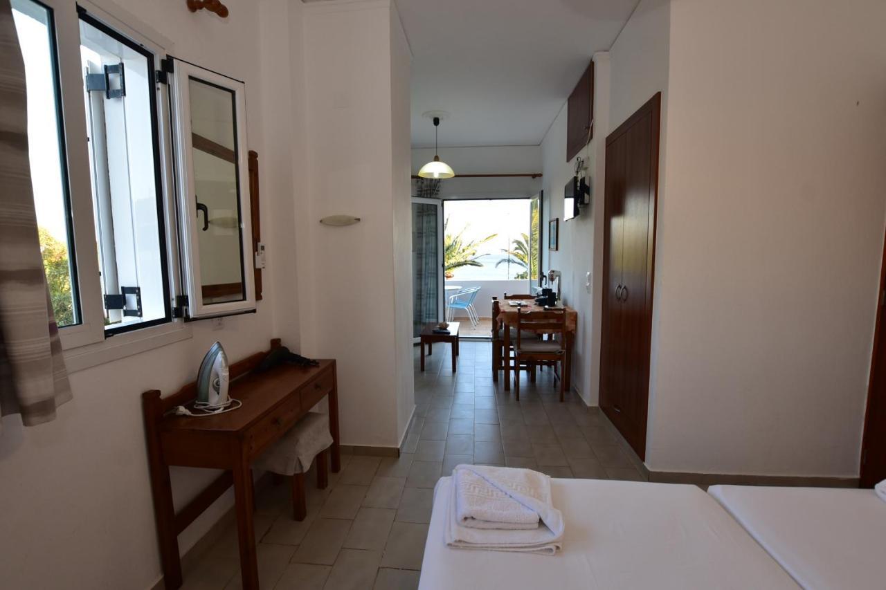 Morpheas Rooms Palaiochora Exterior photo